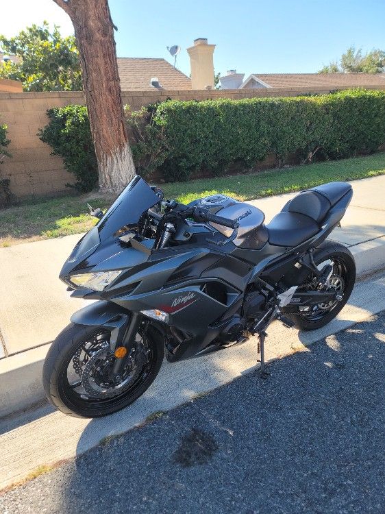 2021 Kawasaki Ninja 650 ABS