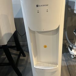 Hot & cold water dispenser