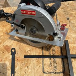 Craftsman 7-1/4" Circular Saw-(contact info removed)4-14 Amp–Rip Fence, Blade Wrench, Hard Case 
