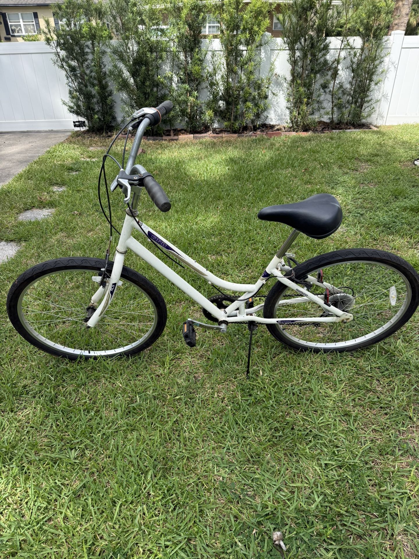Women’s 6 Speed Calais Bike