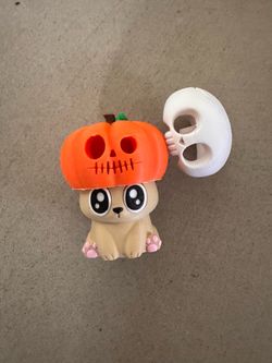 Halloween kitty cat clicker with changing costumes
