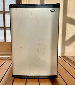 Mini fridge