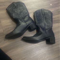 Black Boots