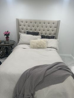 Queen Bed With Mattress And Dresser