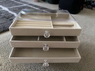 Brand New 3Layers Transparent Acrylic Jewelry Box