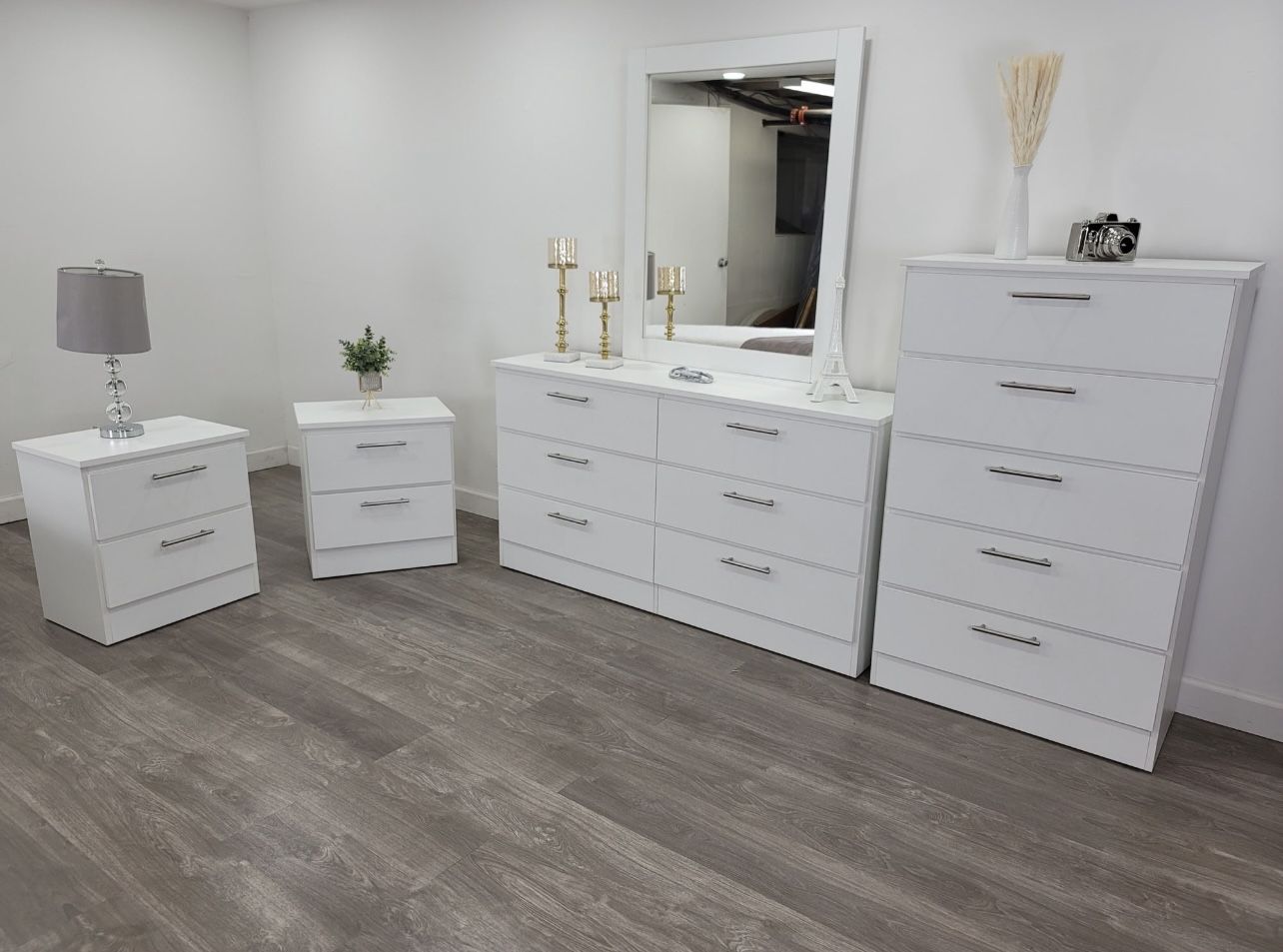 Dresser Whit Mirror, Chest And 2 Nightstands - Cómoda Con Espejo , Gavetero Y 2 Mesitas De Noche 