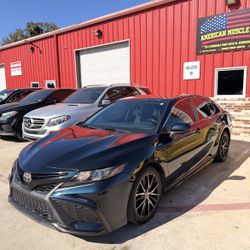 2021 Toyota Camry SE – Clean Title – Excellent Condition