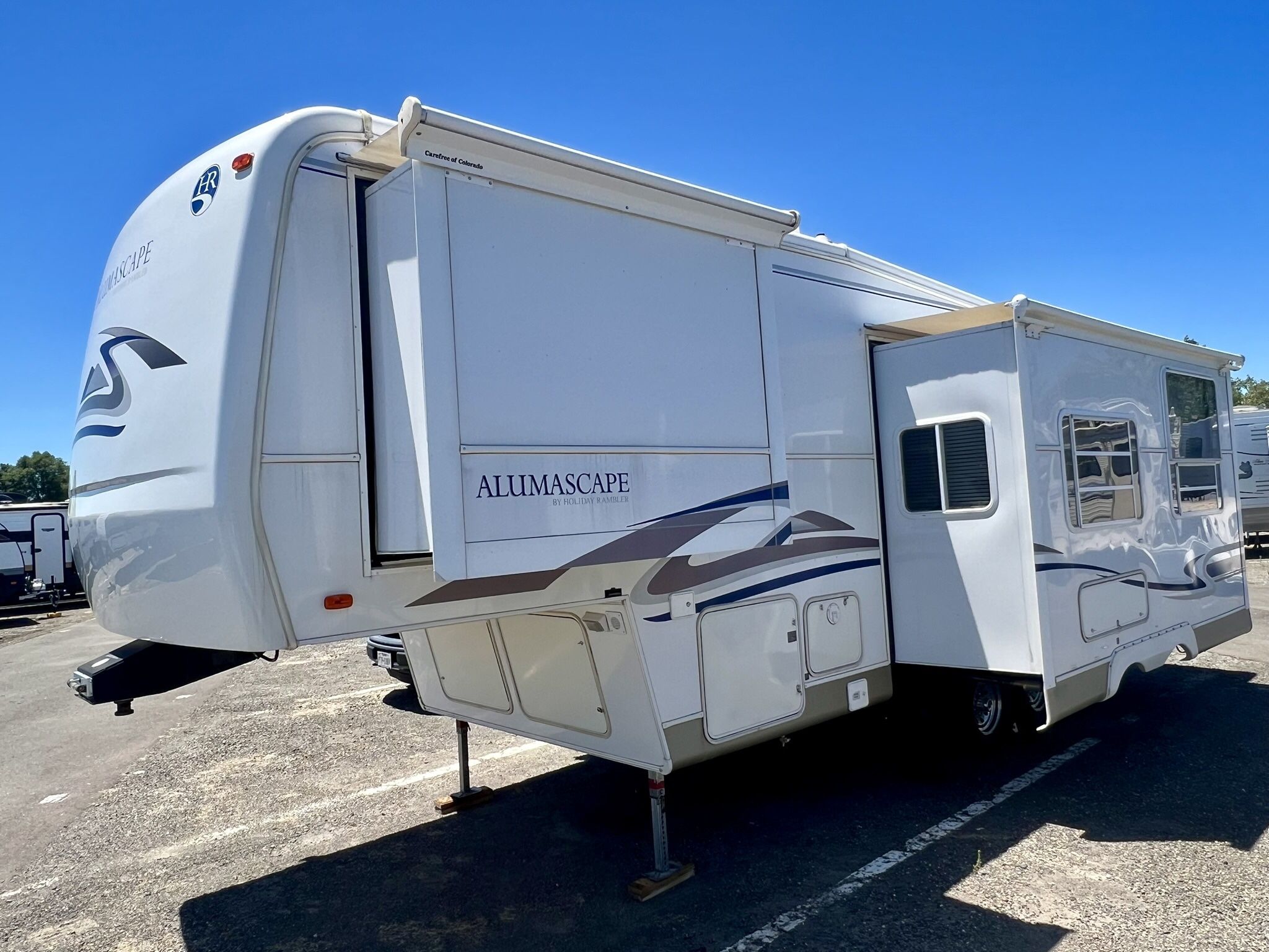 2002 Holiday rambler Aluma scape