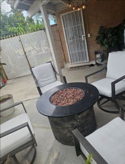 Patio fire Pit and 4 swivel chairs/conversation Set/outdoor Furniture/Cash Only