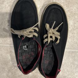 VANS (mens size 7)