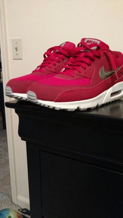 Air maxes size 10.5