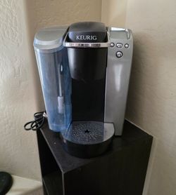 Keurig K cup Platinum brewing system with digital display model K70