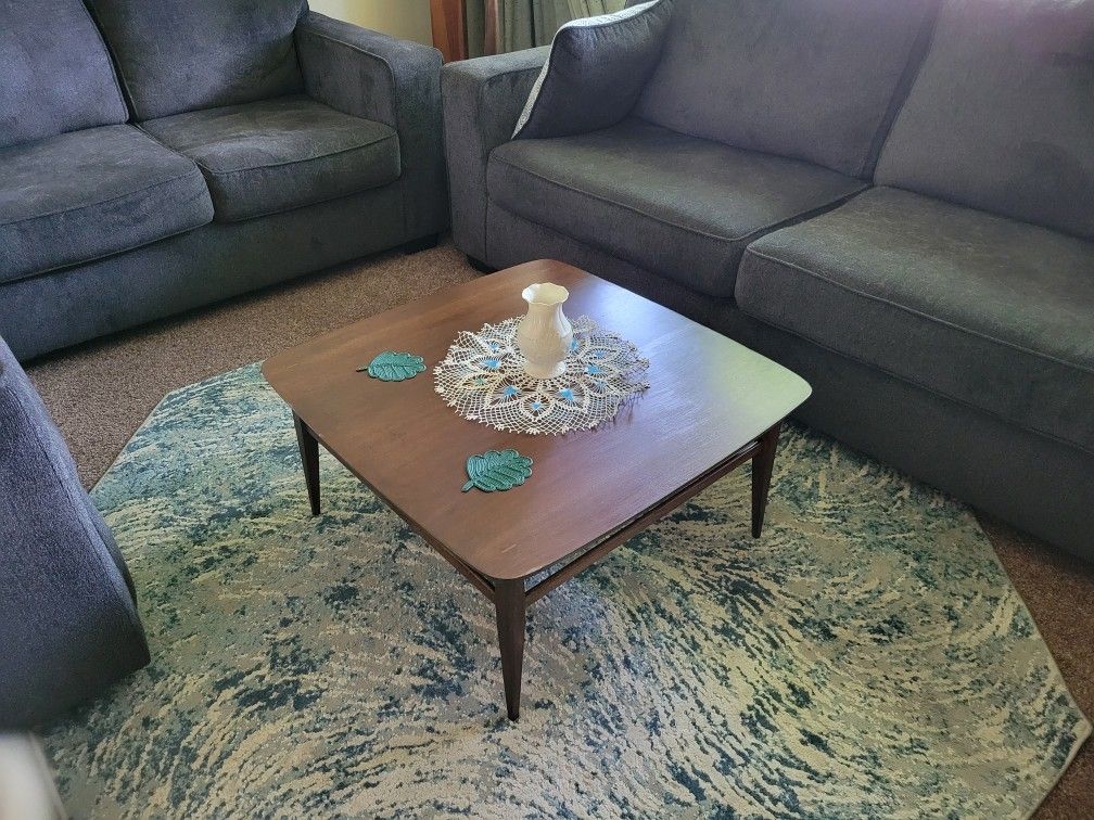 Mid-Century Modern (MCM) Lane Accent Walnut Coffee Table 991-17 - Refurbished