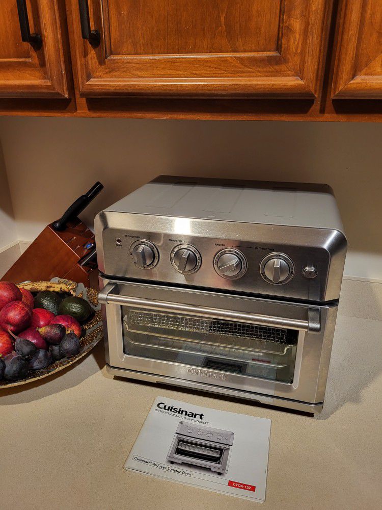 Cuisinart AirFryer Toaster Oven Model CTOA-122. for Sale in Orland