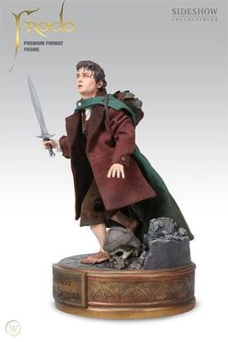Lord of the rings Frodo Baggins Premium Format Sideshow Statue. Hobbit