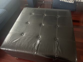 ottoman leather used w/ 4 storage drawers