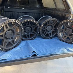 Method MR312 Black Wheels 18x9