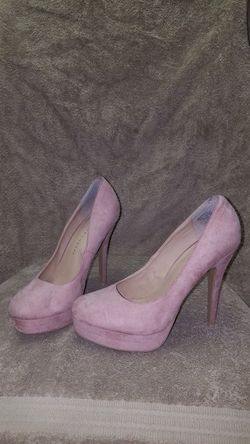 7.5 suede pumps