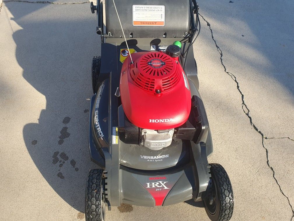 Honda HRX217HXA Lawn Mower. (Brand New) for Sale in Garden Grove, CA