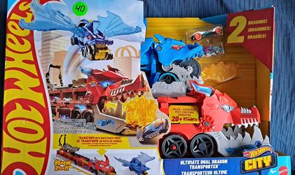 Hot wheels city  ultimate dual dragon transporter