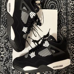 Air Jordan 4 White Thunder 