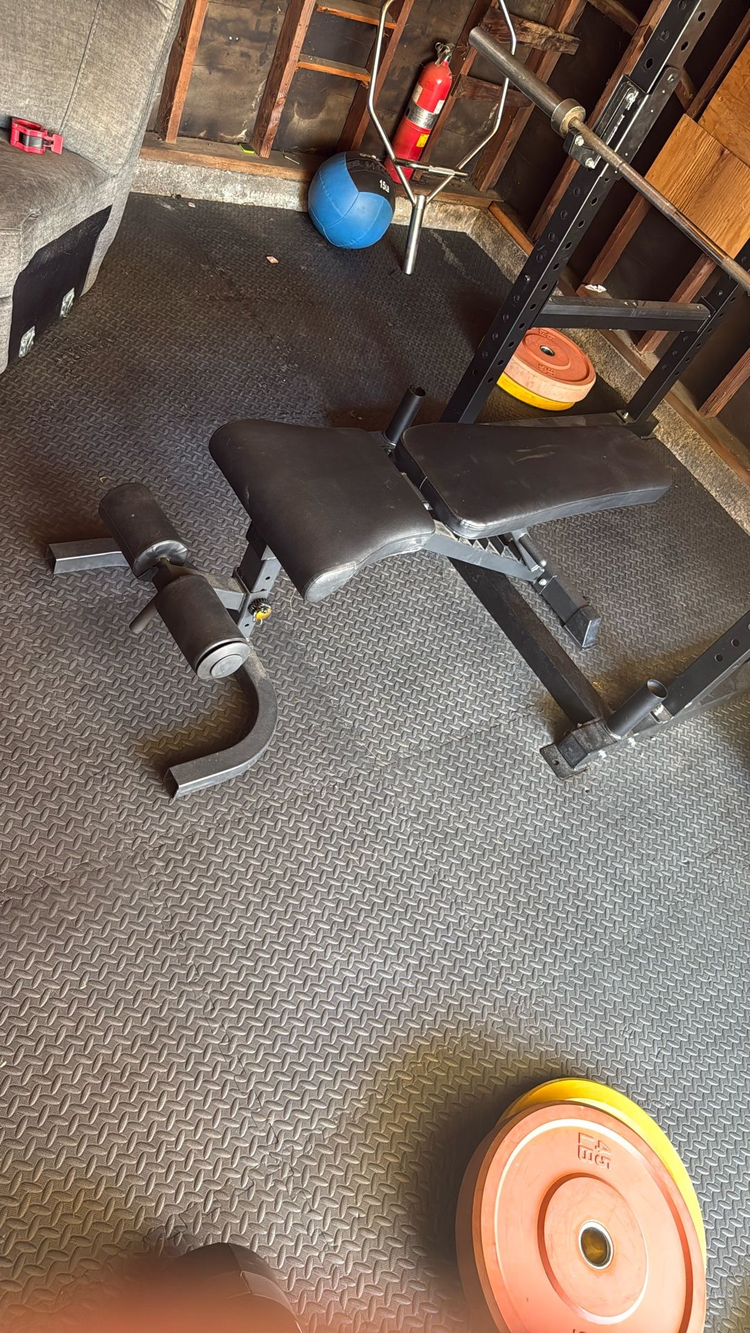 Adjustable Bench Chair With Barbell