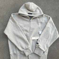 Essential zip up