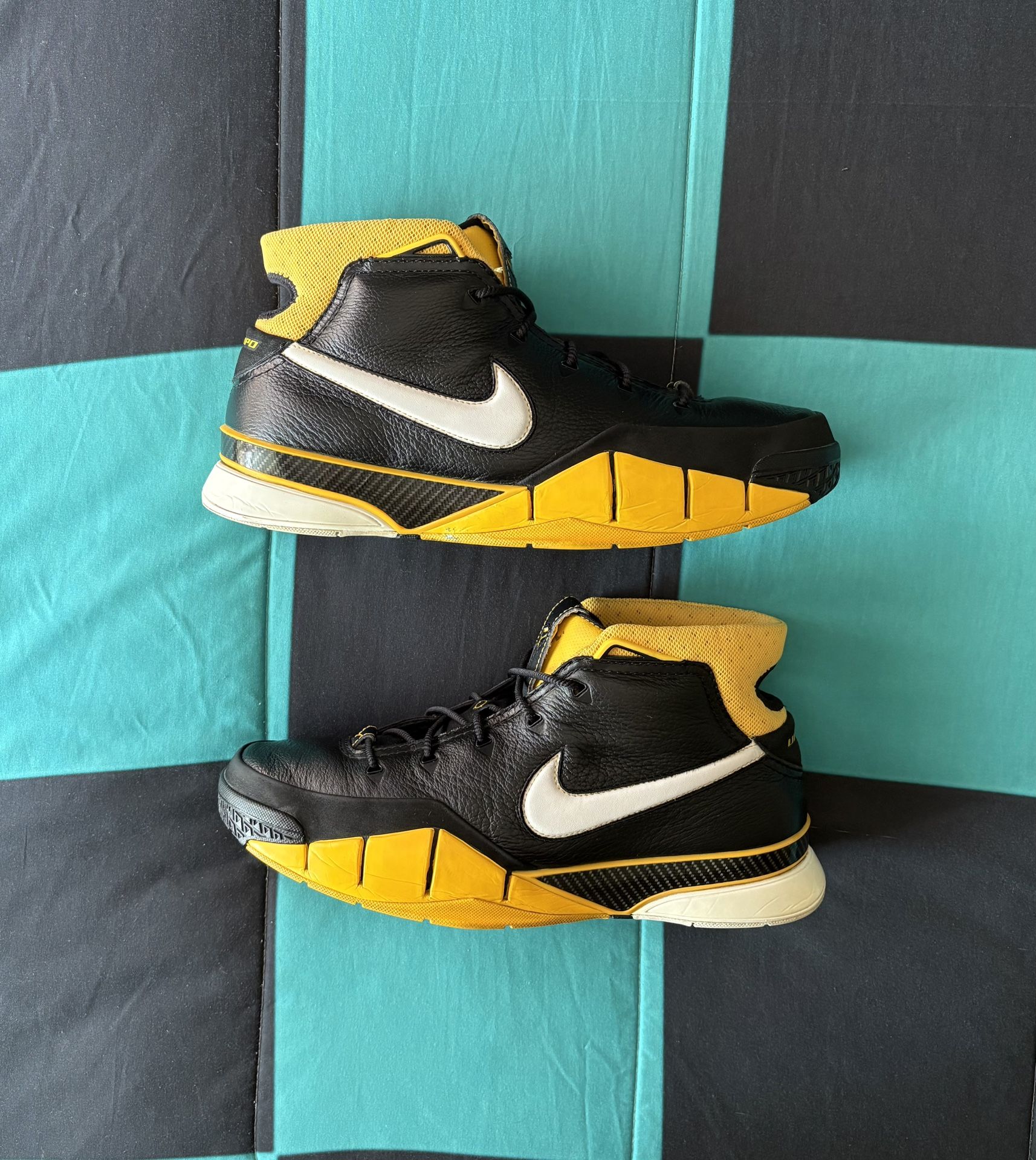 Men’s Nike Zoom Kobe 1 (‘06) Size 12