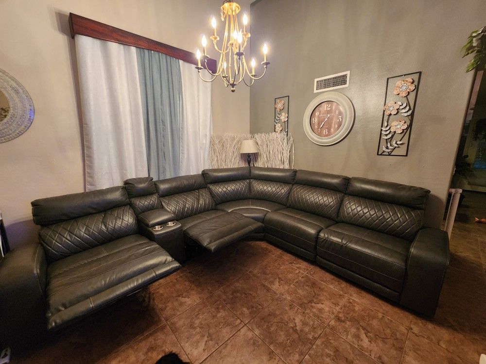 Ashley Furniture Automatic Reclining Couch With USB Ports