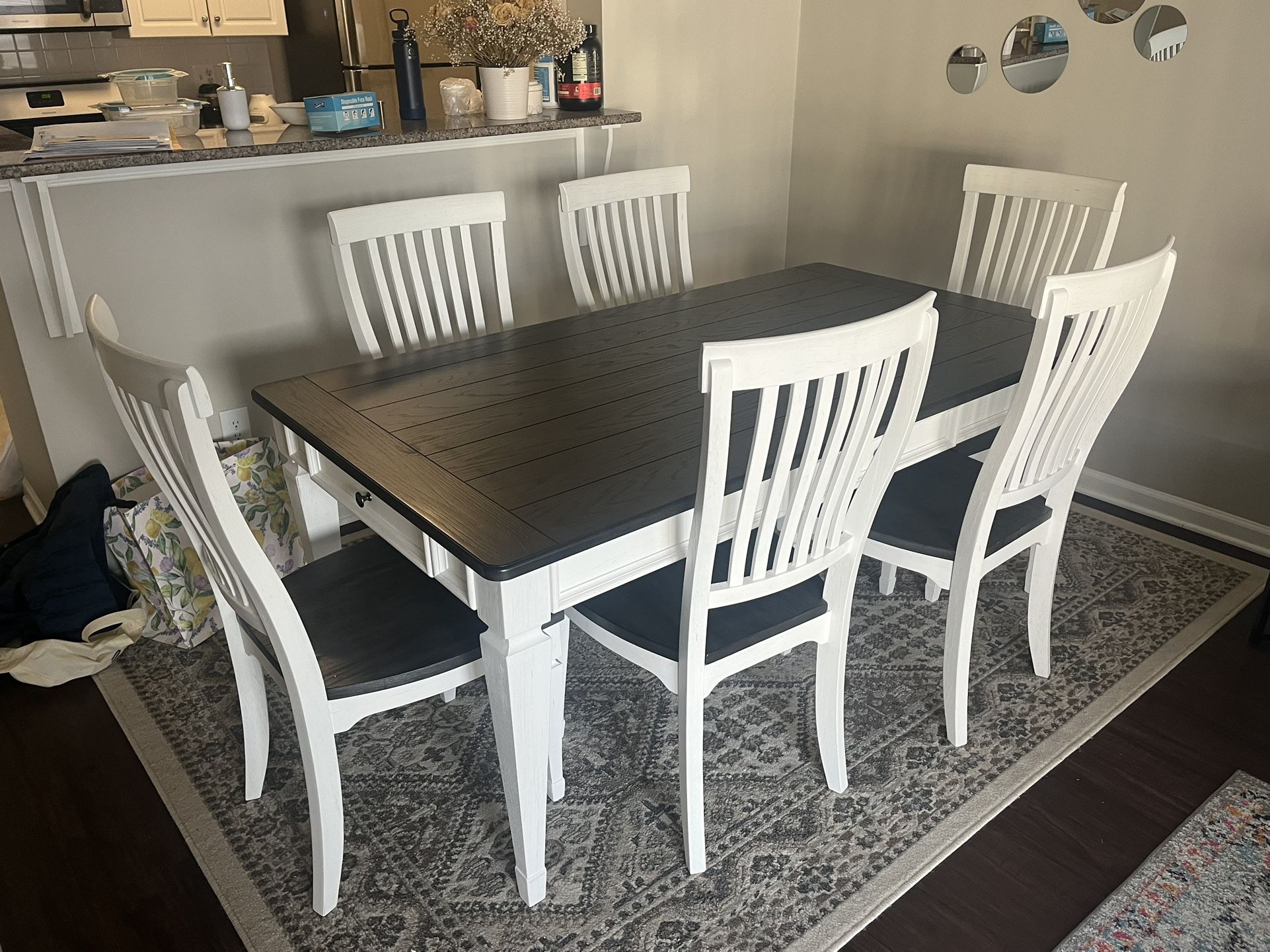 Dinning Table 