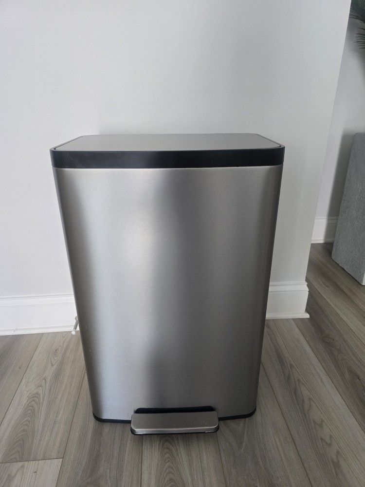 Kitchen Trash Can