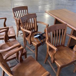 Table with 7 chairs