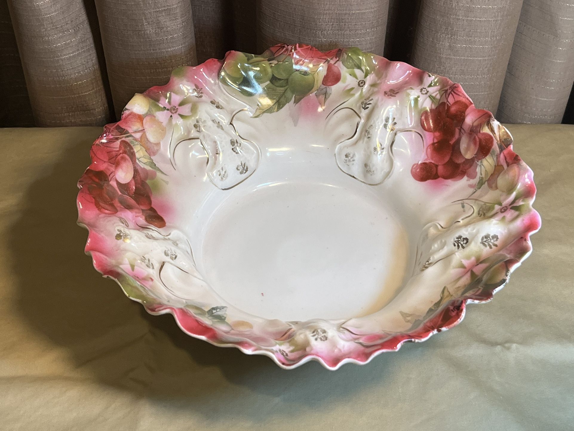 Royal Bayreuth P T Bavaria Roses Porcelain Bowl