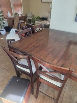 Table and 6 chairs 300 OBO