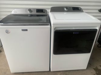Maytag Washer and Dryer Set