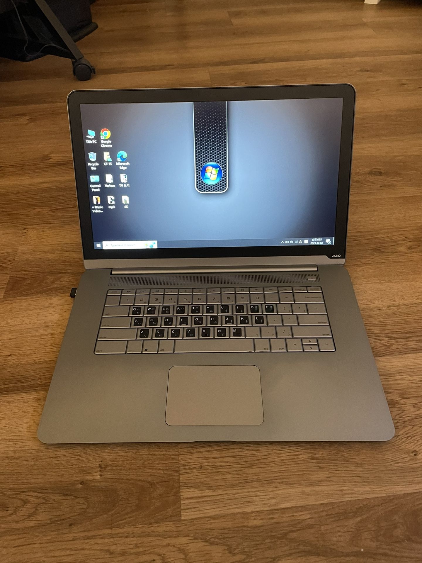 Vizio Laptop i5 with Bag & Mouse (wireless)