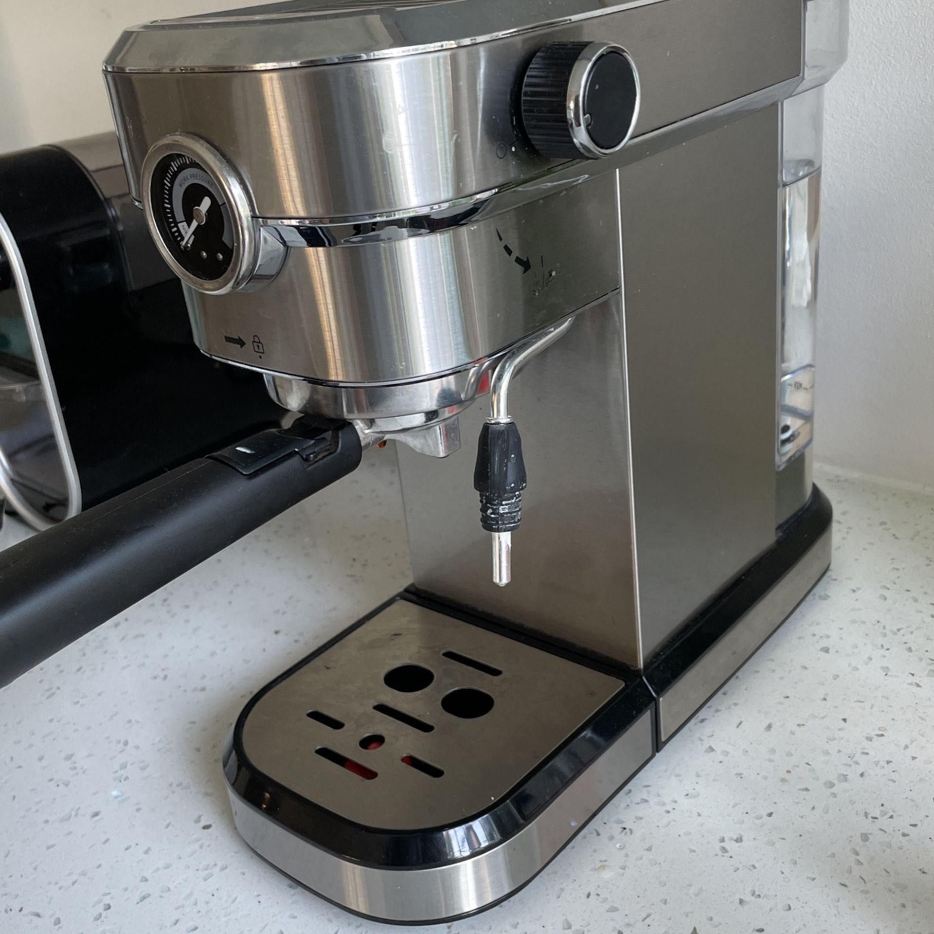 Brewsly Espresso Machine with Grinder