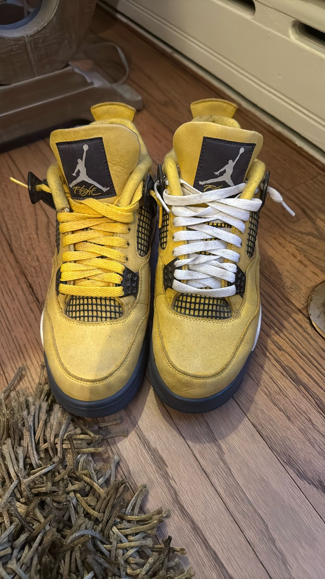 Jordan 4 Retro Lightning