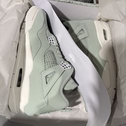 Air Jordan 4 Retro  Seafoam/sail