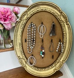 LOVELY GOLD ORNATE JEWELRY WALL DECOR