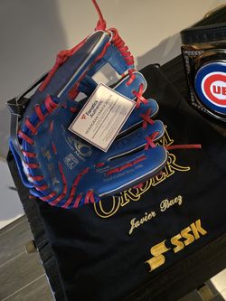 Javier Baez autographed mitt