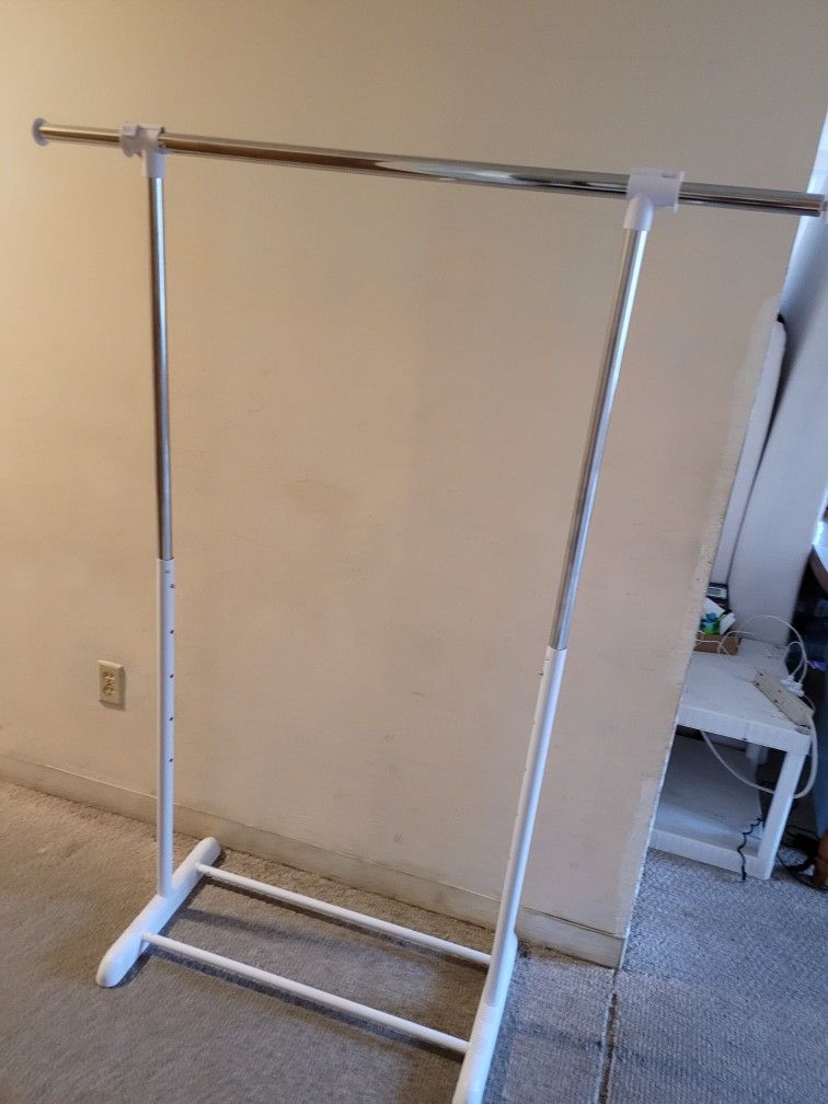 Clothes Hanging Rack
