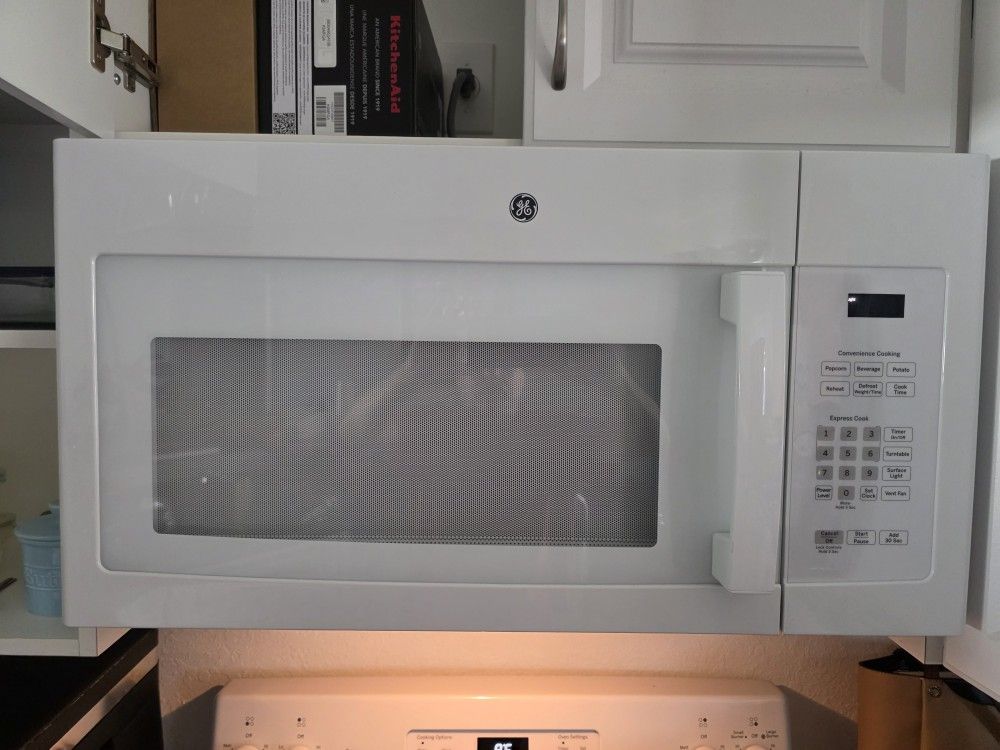 GE 1500 Watt Microwave