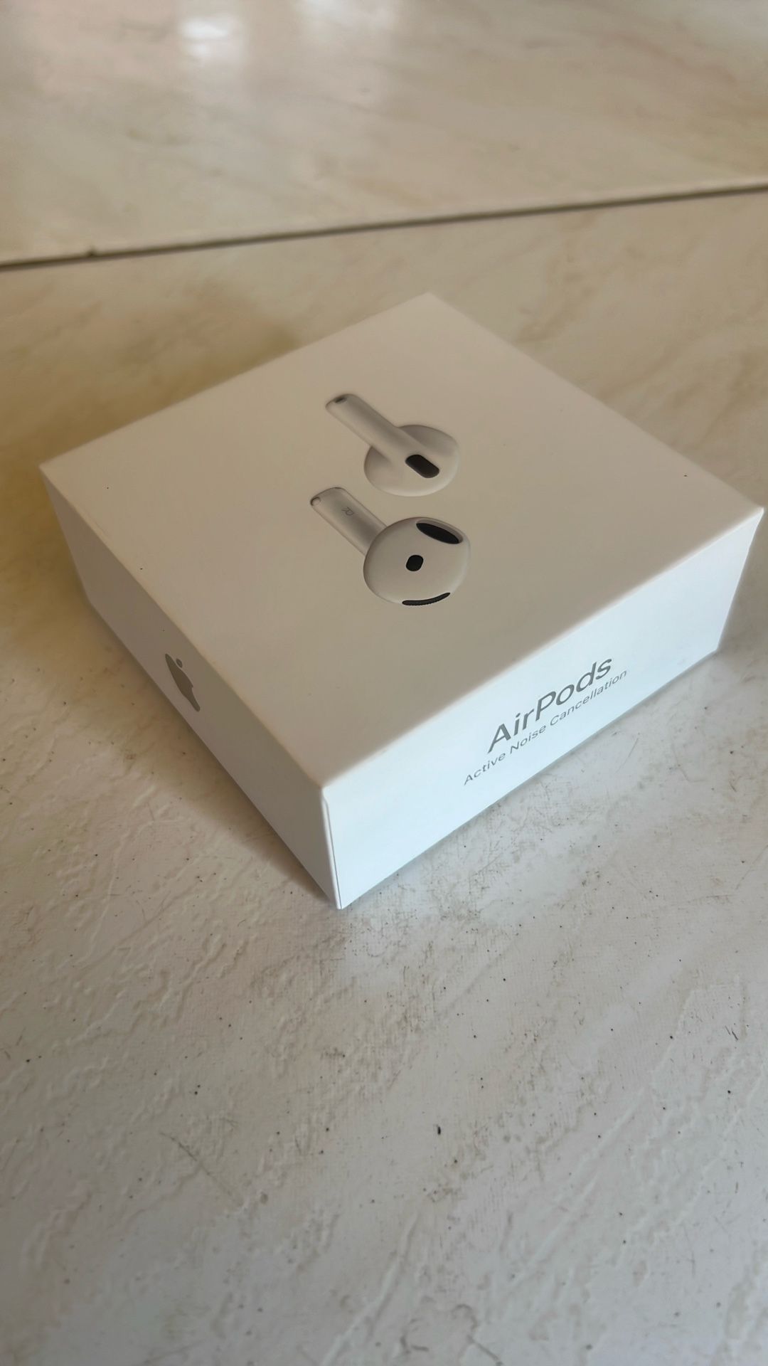 AirPod 4 Noise Canceling