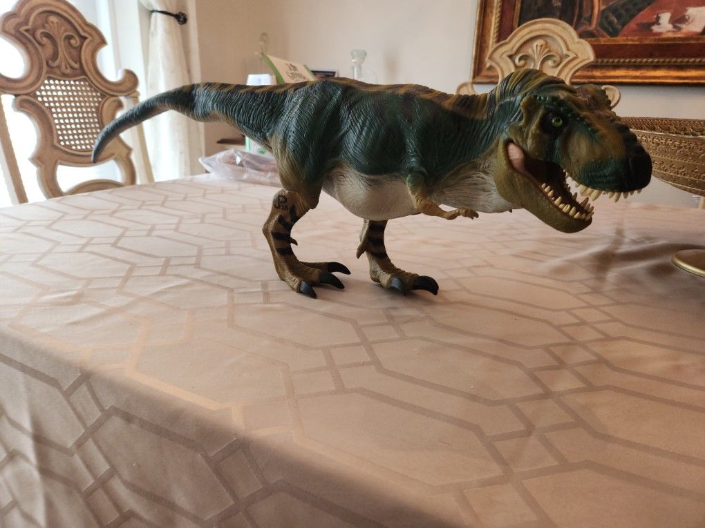 Jurassic Park Lost World JP28 Site B Bull T-Rex 28" from 1997 (Working)