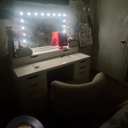 Makeup Vanity Table & Mirror