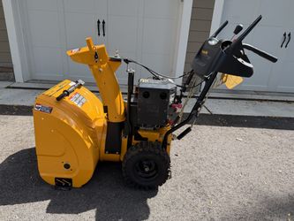 Poulan Pro 624ES Two-Stage Snow Thrower