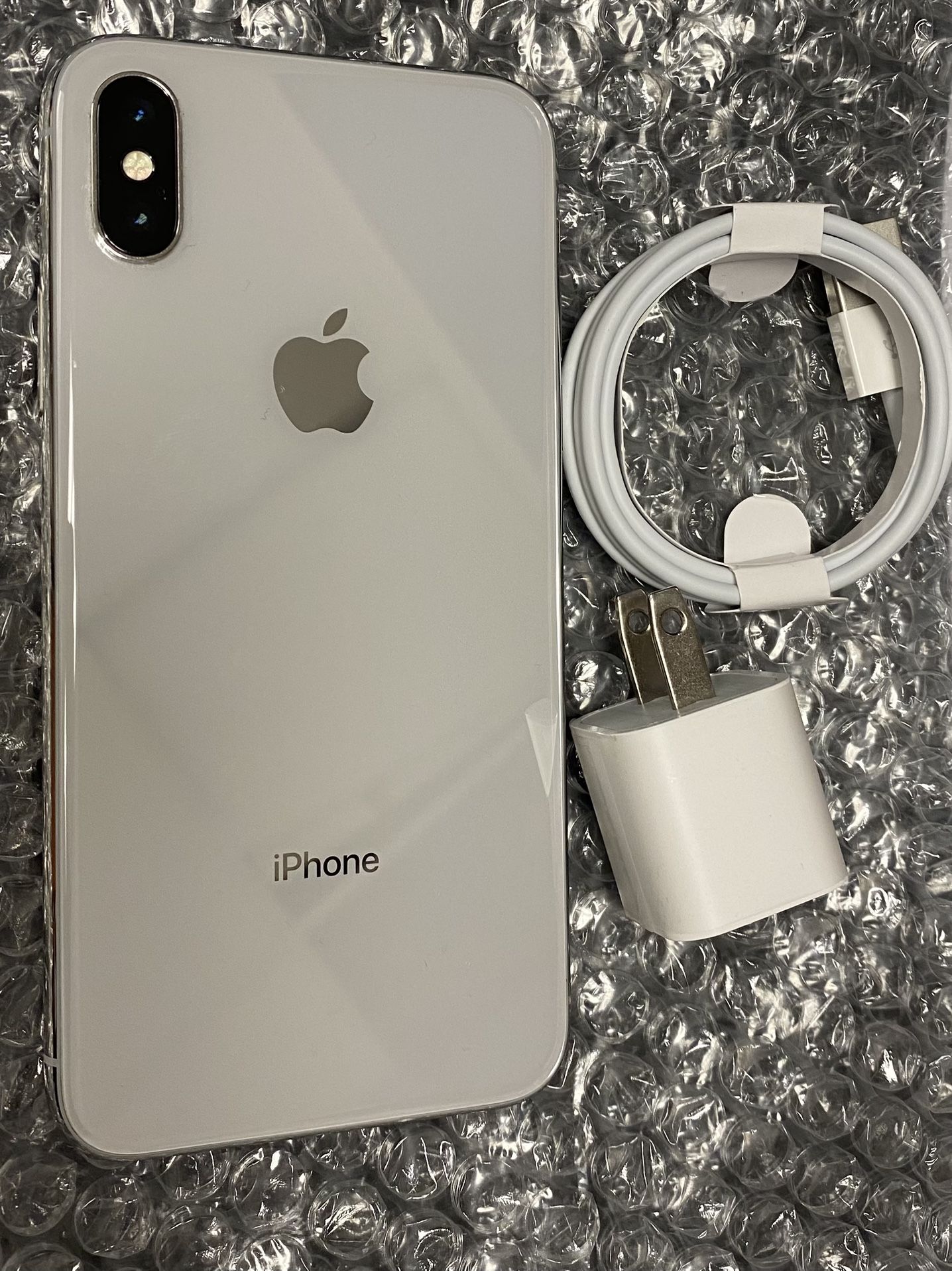 Factory unlocked apple iphone X 256 gb, store warranty!