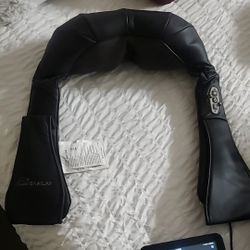 Shiatsu Neck
Heated
Shiatsu Neck , Shoulder And Back Massager