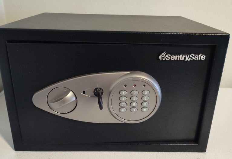 NEW SentrySafe 3 ft x 2 1/2 ft Digital Safe With Key